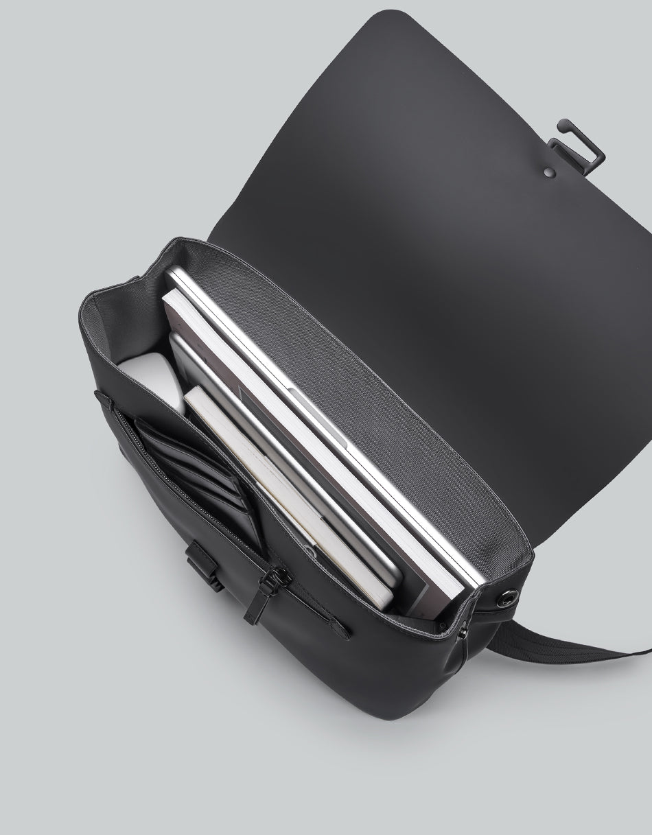 Spläsh Crossbody Large 14"