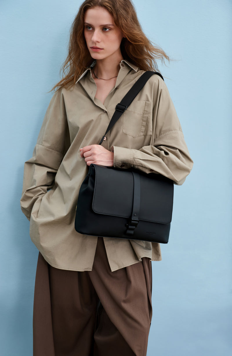 Spläsh Crossbody Large 14"